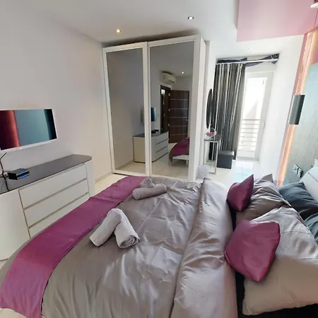 Amazing Spacious With Bbq & Jacuzzi Apartmán *