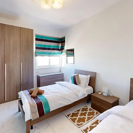 Amazing Spacious With Bbq & Jacuzzi