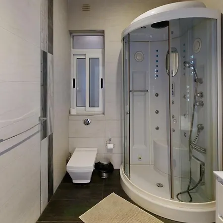 Amazing Spacious With Bbq & Jacuzzi Apartman *