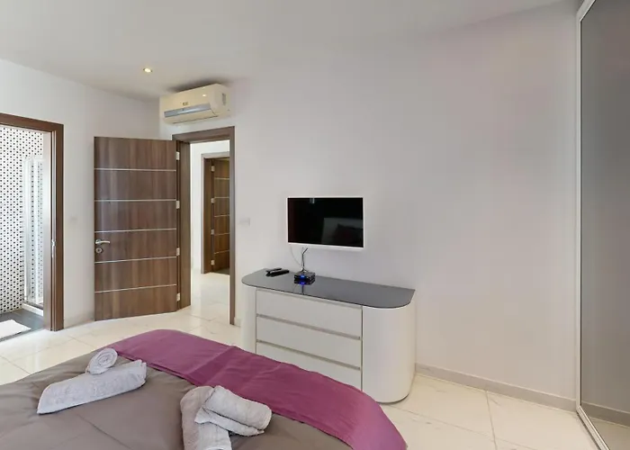 شقة Amazing Spacious With Bbq & Jacuzzi سانت جوليان