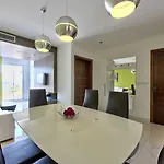 Apartmán Amazing Spacious With Bbq & Jacuzzi